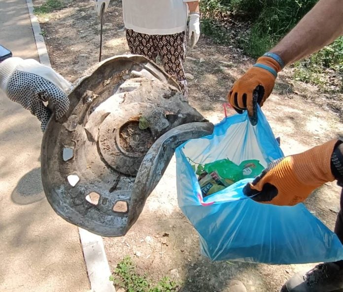 Ejemplo de basura encontrada a la orilla del río Henares el 18 de junio de 2023.