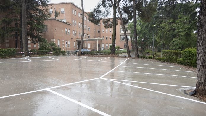 Nuevo aparcamiento habilitado en el centro de salud del Ferial.