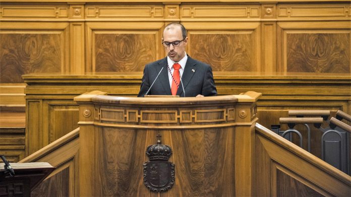 Primer discurso de Bellido en la actual legislatura, al renovar su cargo como presidente de las Cortes de Castilla-La Mancha el 22 de junio de 2023. (Foto: EP)