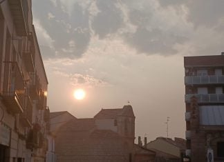 Mejora la calidad del aire en Guadalajara El sol como una bola de fuego en la calima del 28 de junio de 2023. (Foto: La Crónic@)