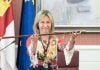 El 18 de Julio será confirmada Guarinos como candidata a la Alcaldía de Guadalajara en 2027 Guarinos, con el bastón de mando el día de su toma de posesión como alcaldesa. (Foto: Rafa Martín / EP)