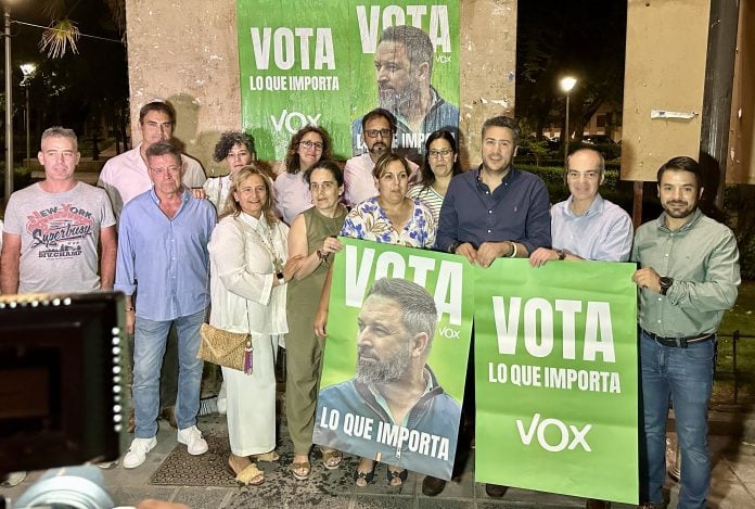 maraver-pegada López Maraver, en el inicio de la campaña electoral de Vox en Guadalajara para las elecciones del 23J.