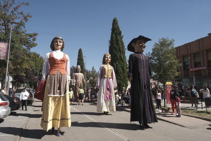 Gigantes y Cabezudos en las fiestas de Azuqueca de Henares 2023. (Foto: Ayuntamiento de Azuqueca)
