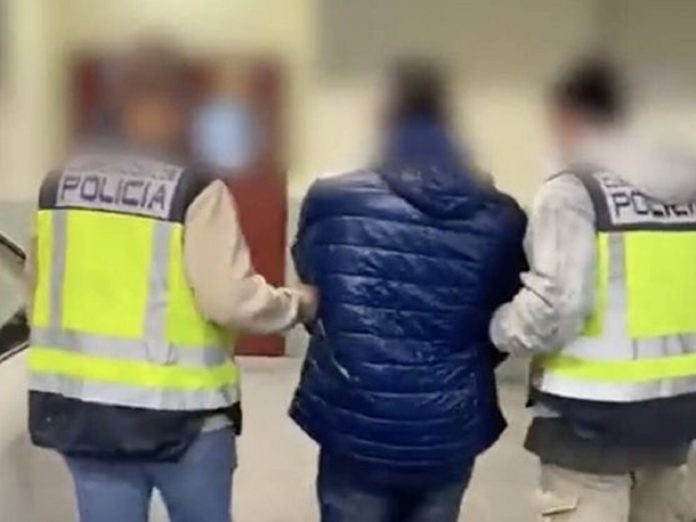 El ex policía peruano, en la Comisaría de Guadalajara cuando fue detenido en 2022. (Foto: CNP)