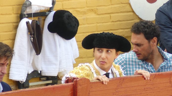 Roca Rey, el pasado 15 de septiembre de 2023 en el callejón de la plaza de toros de Guadalajara.