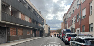 Bloques okupados en la calle Malvarrosa de Azuqueca de Henares.