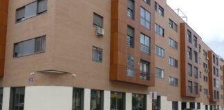 Este es el local que acogerá provisionalmente la atención al público de la Subdelegación del Gobierno de Guadalajara. Está en la Avenida de Francia.