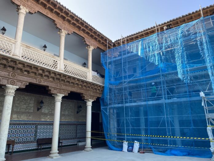 Estado de las obras en el patio renacentista del Liceo Caracense, en octubre de 2023.