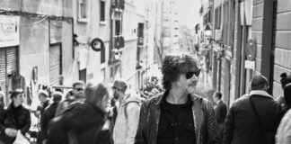 Quique González, el mayor reclamo del Festival Panorámico 2023, inicia con 50 años su gira por España Quique González, en foto de Maquieira.