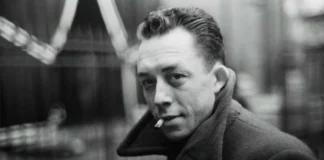 Albert Camus en una de sus imágenes más conocidas.