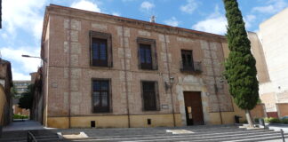 Exterior del Palacio de la Cotilla. (Foto: La Crónic@)