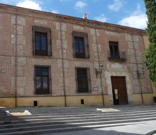 Exterior del Palacio de la Cotilla. (Foto: La Crónic@)