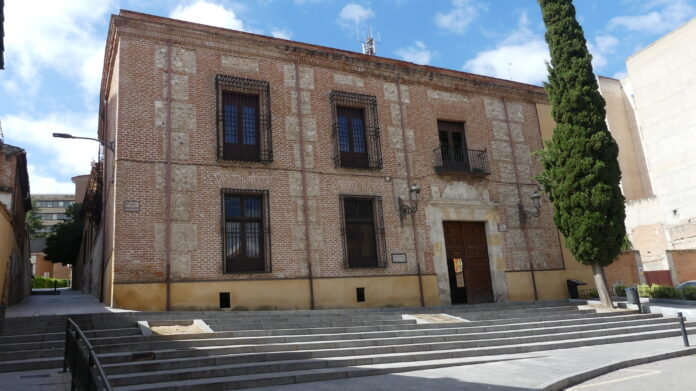 Exterior del Palacio de la Cotilla. (Foto: La Crónic@)