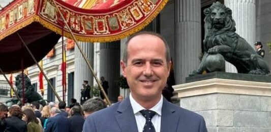 Ahora ya no será diputado Alberto Rojo El diputado Alberto Rojo ante el Congreso, el 12 de octubre de 2023. (Foto: @AlbertoRojoBlas en X)