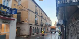 Los trabajos que obligan a cortar la Calle Mayor han comenzado a primera hora de la mañana. (Foto: La Crónic@)