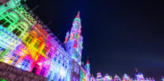 Espectáculo de luz y sonido en la Grand Place de Bruselas.