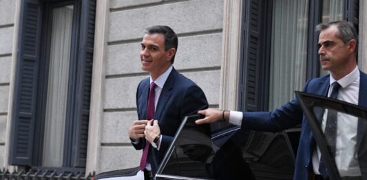 Pedro Sánchez no estará en Yebes para seguir el eclipse Pedro Sánchez, a su llegada al Congreso de los Diputados para el debate de investidura. (Foto: EP)