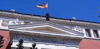 Fachada de la Real Academia Española.