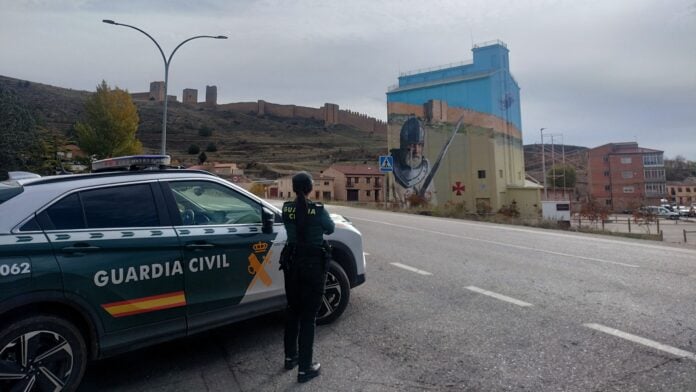 Patrulla de la Guardia Civil en Molina de Aragón. (Foto: G.C.)