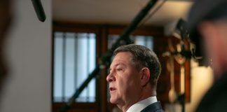 Page, en los momentos previos a su mensaje de Año Nuevo.