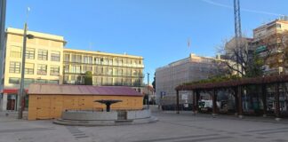 Lo primero que se instaló este año fue la caseta en Santo Domingo para el belén monumental. (Foto: La Crónic@)