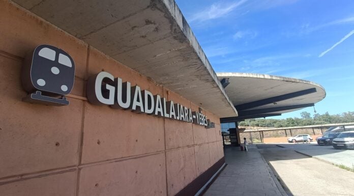 Dos incendios afectan al AVE y a las Cercanías con Guadalajara Entrada de la estación del AVE de Guadalajara-Yebes. (Foto: La Crónic@)