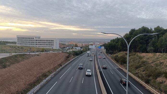 La autovía A-2 a la altura de de Guadalajara. A partir de Alcalá la cosa se complicará para los que no puedan usar el carril Bus-VAO. (Foto: La Crónic@)