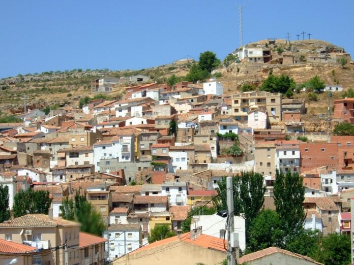 Vista general de la gélida localidad de Mira, en la provincia de Cuenca.