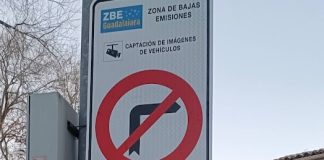 No es dirección prohibida aunque lo indique la señal Una de las actualmente conflictivas señales de la Zona de Bajas emisiones de Guadalajara. (Foto: La Crónic@)