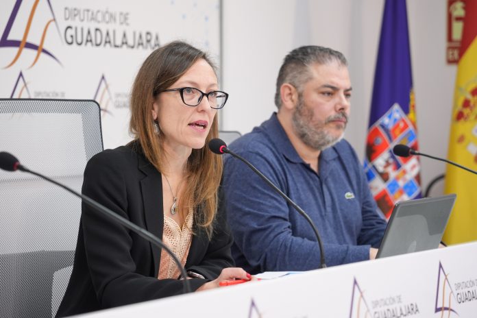 Arantxa Pérez Gil y Mario de Lucasen la presentación de los planes de Guadalajara en FITUR y Madrid Fusión.