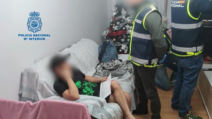 Un momento de la operación desarrollada contra la pedofilia en Alcorcón y Sigüenza. (Foto: Policía Nacional)