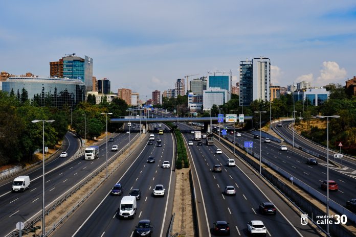 La multa por circular por la M-30 con un vehículo no autorizado es de 200 euros. (Foto: Ayuntamiento de Madrid)