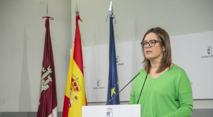 Esther Padilla, consejera portavoz del Gobierno de Castilla-La Mancha, en rueda de prensa.
