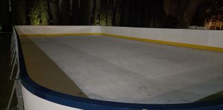 El Ayuntamiento reconoce su error con la pista de «no-hielo» del Infantado Pista sintética para patinar, instalada cerca del Infantado, en Guadalajara. (Foto: La Crónic@)