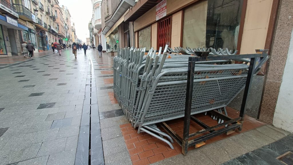 La Calle Mayor de Guadalajara, la víspera de la cabalgata de los Reyes Magos de 2024. (Foto: La Crónic@)