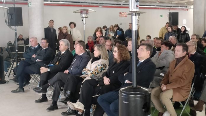 Una anterior visita de García-Page al nuevo campus de Guadalajara, en 2024. (Foto: La Crónic@)