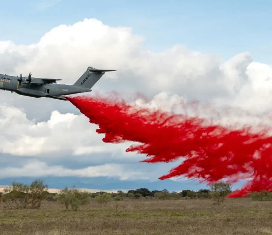 Últimos ensayos de Airbus para la lucha contra incendios desde el A400M en el campo de de la Bripac en Uceda.