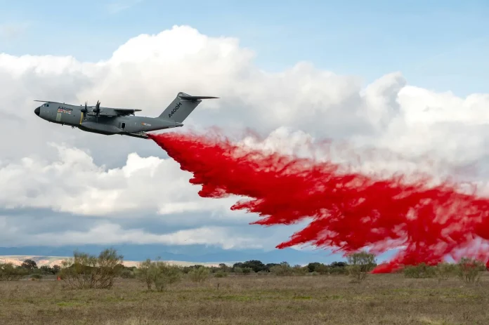 Últimos ensayos de Airbus para la lucha contra incendios desde el A400M en el campo de de la Bripac en Uceda.