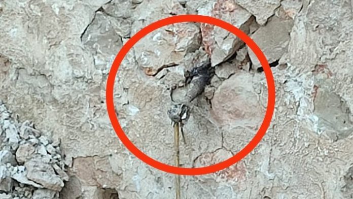 Detalle del mortero aparecido en Escariche. (Foto: Guardia Civil)