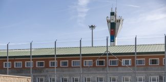 El que mató a tres ancianos en Morata de Tajuña también mata a su compañero de celda Cárcel de Estremera, desde el exterior. (Foto: EP)