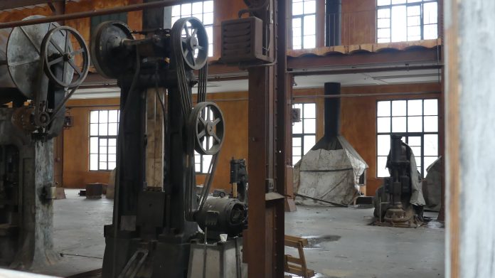 Restos de maquinaria industrial en el Fuerte de San Francisco, en su estado actual. (Foto: La Crónic@)
