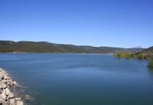 Temor a que las cenizas del incendio afecten al agua de los grifos de Guadalajara Beleña, el embalse del que se surte la Mancomunidad de Aguas del Sorbe, en la plena comarca del incendio.