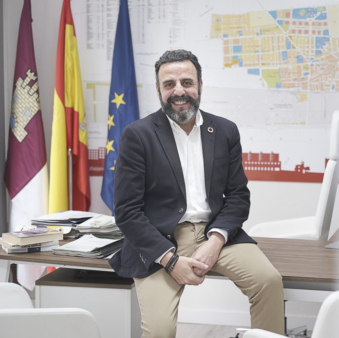 Jose Luis Blanco, en una imagen como alcalde Azuqueca de Henares que ya no se repetirá.