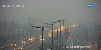 La niebla ha hecho acto de presencia este miércoles en la A-2 por todo el Corredor del Henares. (Foto: DGT)