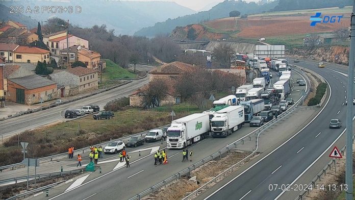 Corte de tráfico en Torija el miércoles, 7 de febrero. (Foto: DGT)