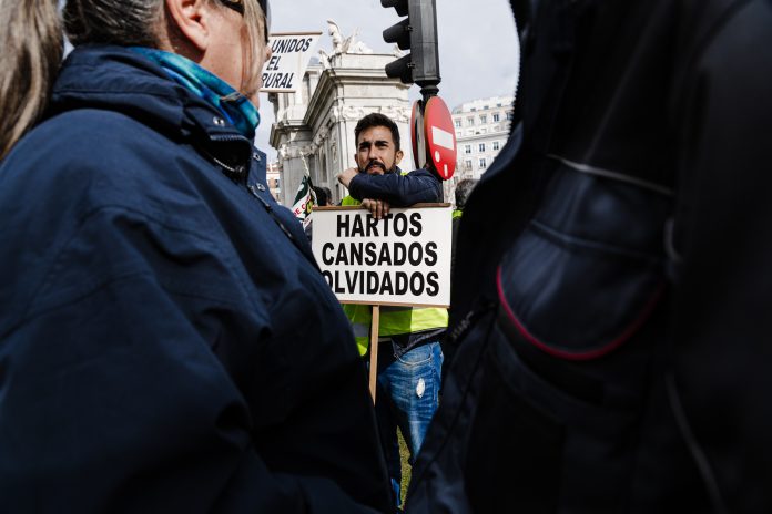 Décimosexta jornada de protestas de los tractores en las carreteras españolas para pedir mejoras en el sector