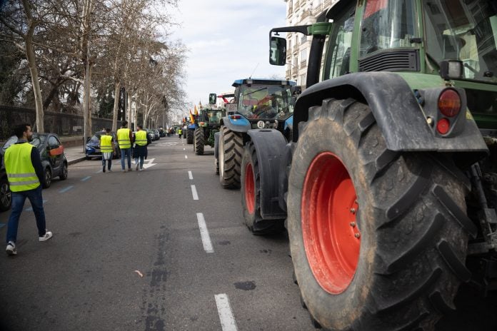 Décimosexta jornada de protestas de los tractores en las carreteras españolas para pedir mejoras en el sector Tractores en Madrid el 21 de febrero de 2024. (Foto: EP)