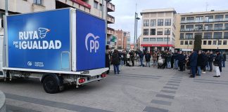 Vista general del acto en Guadalajara dentro de la llamada "Ruta por la igualdad", del PP. (Foto: La Crónic@)