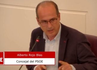 PP y Vox critican a Alberto Rojo por Ceuta Alberto Rojo, durante el pleno del Ayuntamiento de Guadalajara del 15 de marzo de 2024.