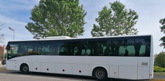 Autobús del Plan Astra en Villanueva de la Torre.